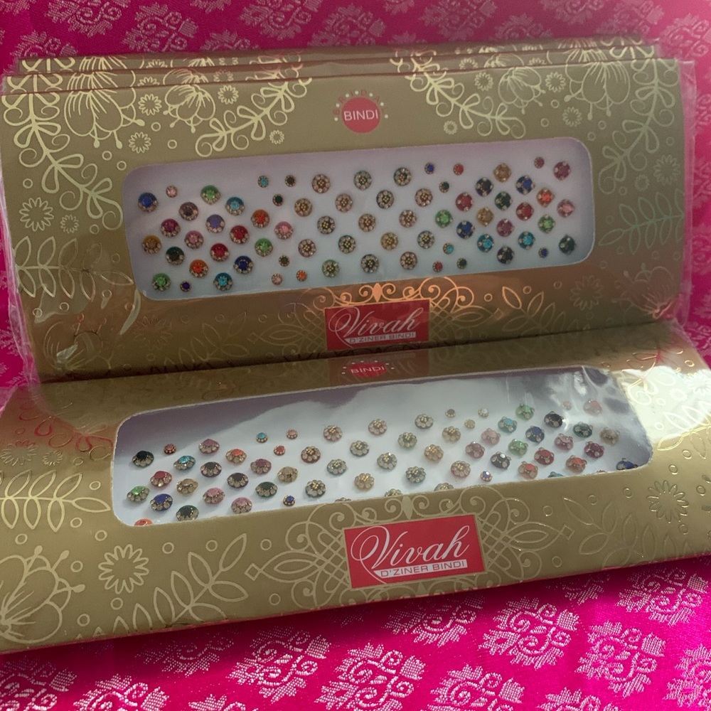 BINDIS WITH RHINESTONES - Circle Shape - Picture 4 of 6